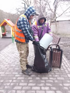 25 февраля работники МКУ «Горжилстрой» провели плановые работы по наведению порядка в населённых пунктах