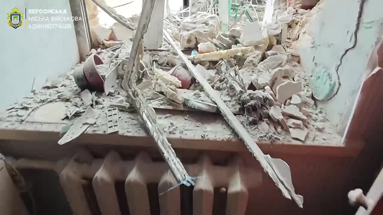 А на том берегу.... Правобережье Херсонщины: дневной обзор новостей (дополняется) По обстрелам и пострадавшим Вчера около 17.00 под очередной удар попал центр Херсона. В зоне повреждения, увы, оказались и жилые кварталы....