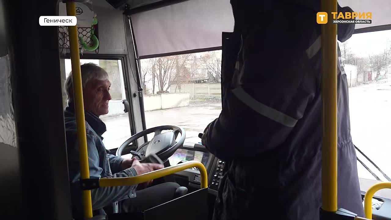 Километры восстановленных дорог и сотни рейсов: как работают подведомственные организации Минтранса Херсонской области?