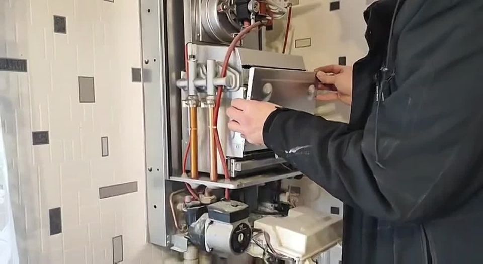 Аварийная бригада из Кабардино-Балкарии помогла жительнице Скадовска восстановить работу котла в многоквартирном доме