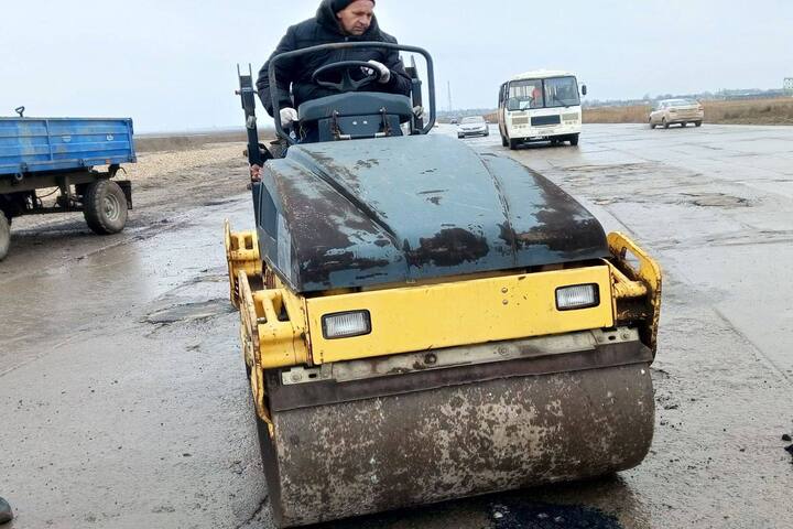 Закончился ямочный ремонт дороги в Геническом округе