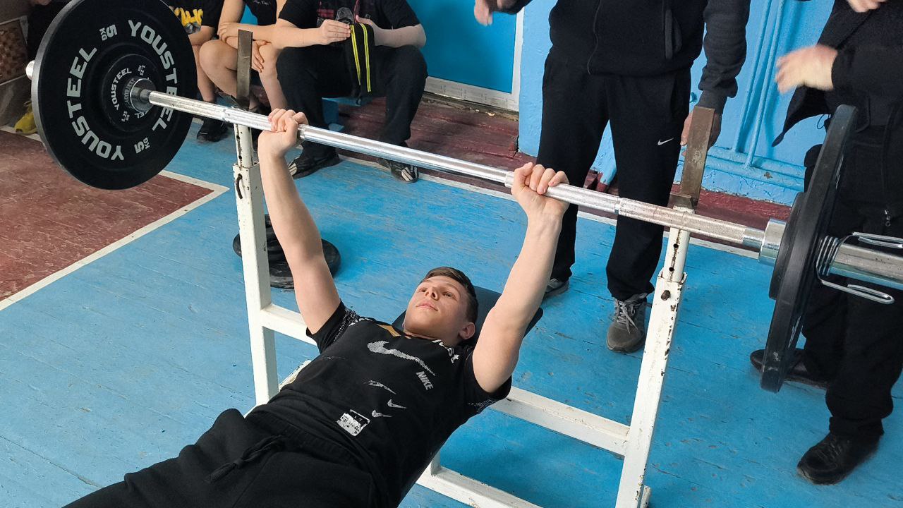 В Великолепетихском округе прошли соревнования по народному жиму