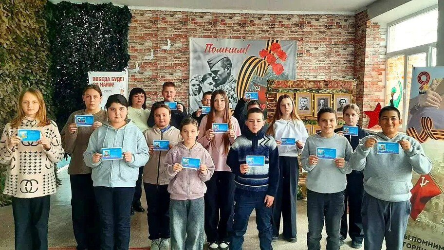 «Улицы в лицах». Студенты Херсонского училища культуры и искусств рассказали о героях СВО