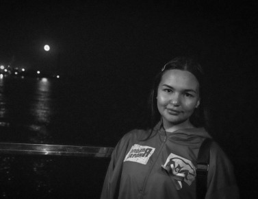 В результате террористической атаки киевских боевиков погибла активистка "Молодой Гвардии" Вероника Вельмамедова, сообщил губернатор Херсонской области