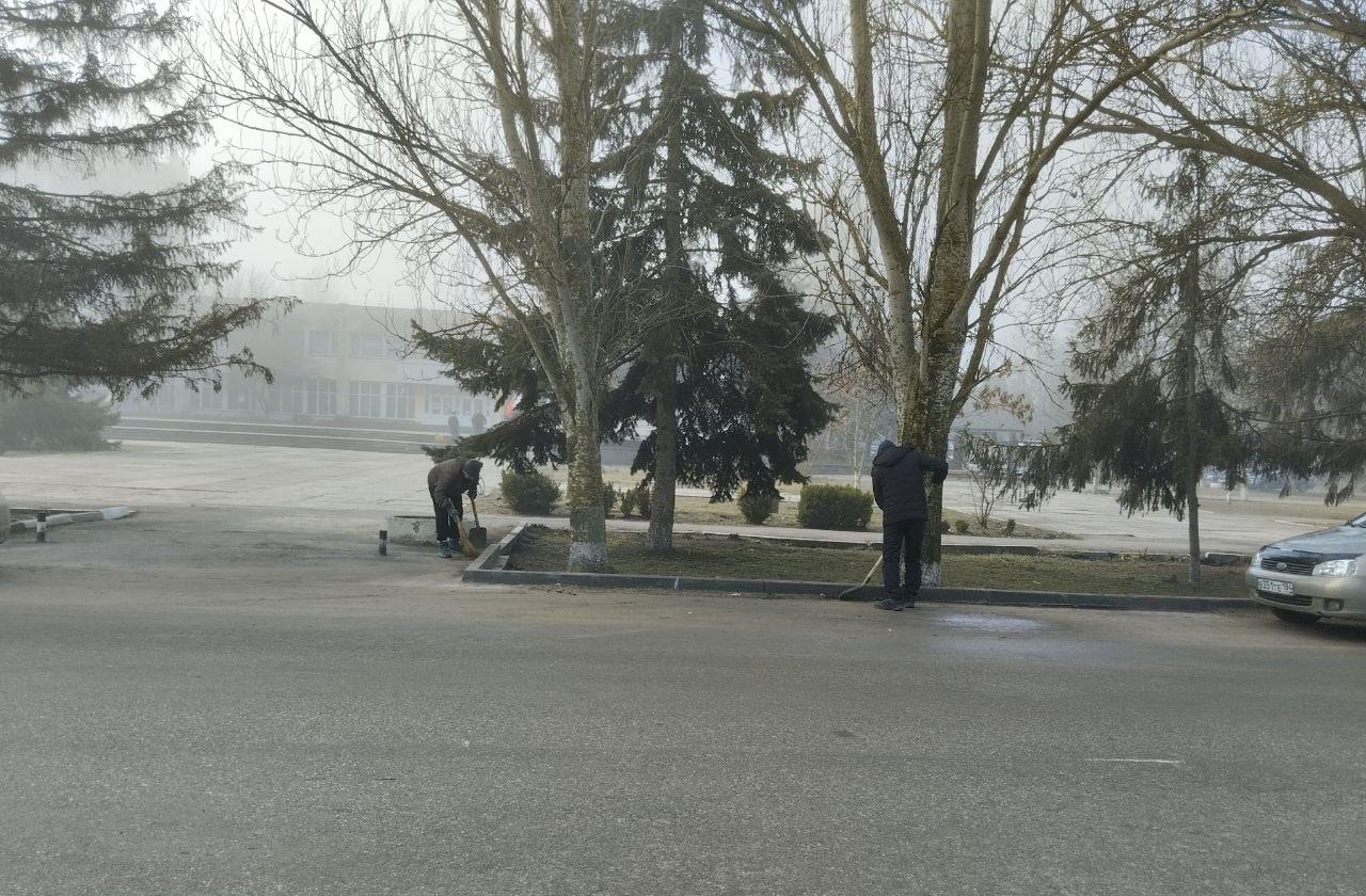 «Джарылгач» продолжает ежедневную уборку и вывоз мусора в Скадовске