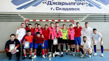 «Золотой мяч» остаётся в Скадовске: «Джарылгач» — чемпион зимнего сезона