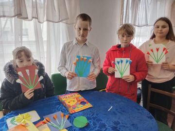 В Нижнеторгаивском Доме Культуры прошёл мастер-класс «Открытки для любимой мамочке»