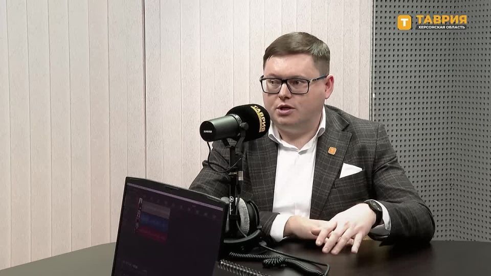 Женщина может быть мудрым и успешным руководителем — это никак не зависит от пола, подчеркнул Евгений Глотов