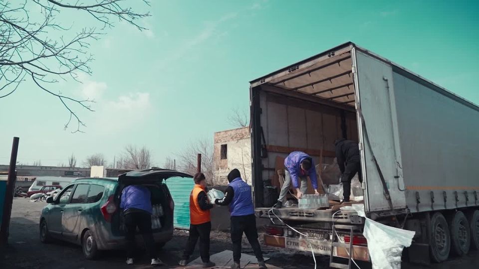 Груз добра: 20 тонн чистой питьевой воды доставили в Херсонскую область