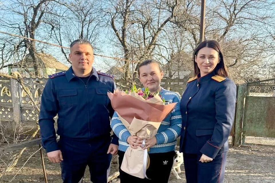 Херсонские следователи навестили многодетную мать, потерявшую мужа на СВО