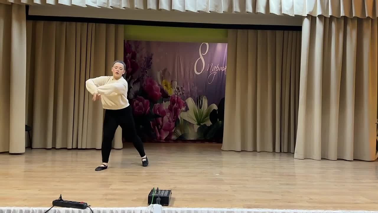 Поздравляем всех прекрасных дам с 8 Марта — праздником нежности, улыбок и цветов!