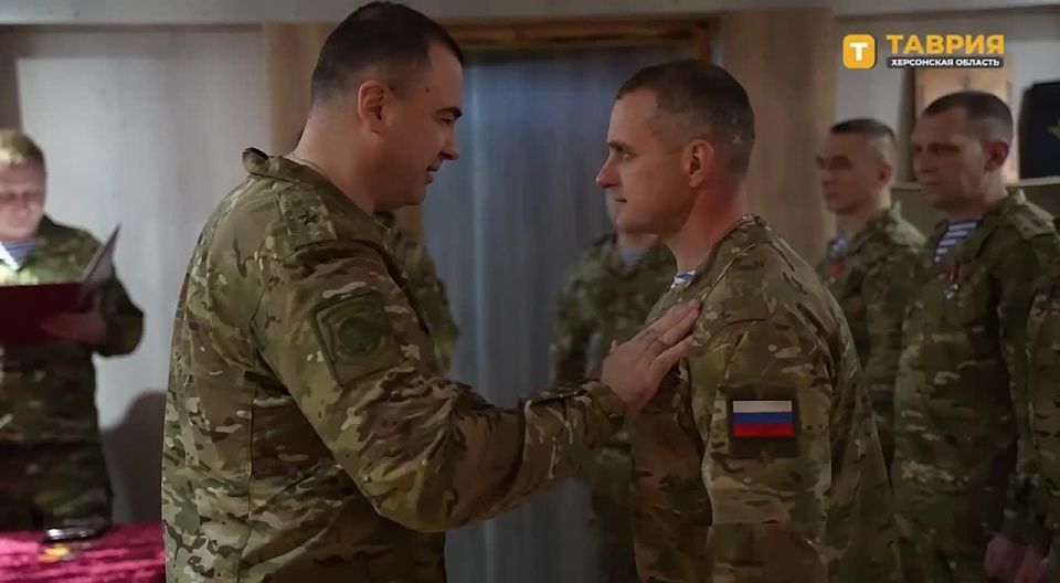 Ивановским гвардейцам-десантникам вручили государственные награды в тыловом районе Херсонской области