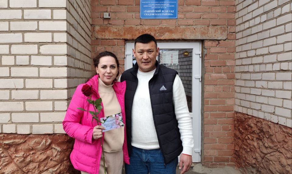 Александр Дудка: Цветы и поздравления от главы округа