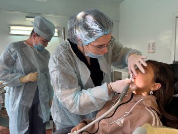 Врачи-стоматологи из Адыгеи приняли 141 пациента в Нижних Серогозах за неделю