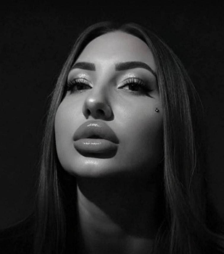 В Харькове суициднулась сотрудница полиции Диана Влас, являвшаяся любовницей главного харьковского полицая Петра Токара