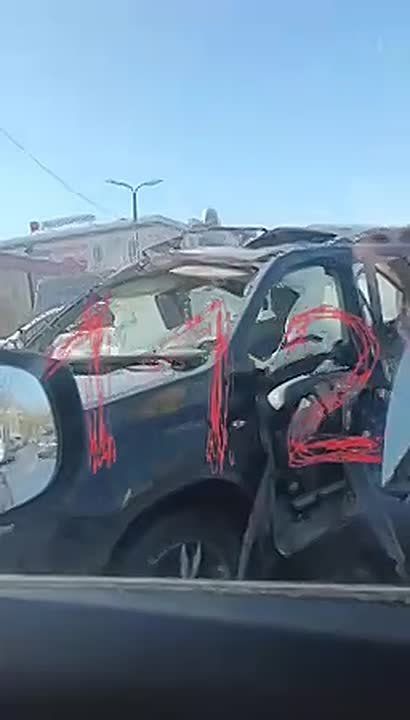 Машина взорвалась у ТЦ в Подмосковье