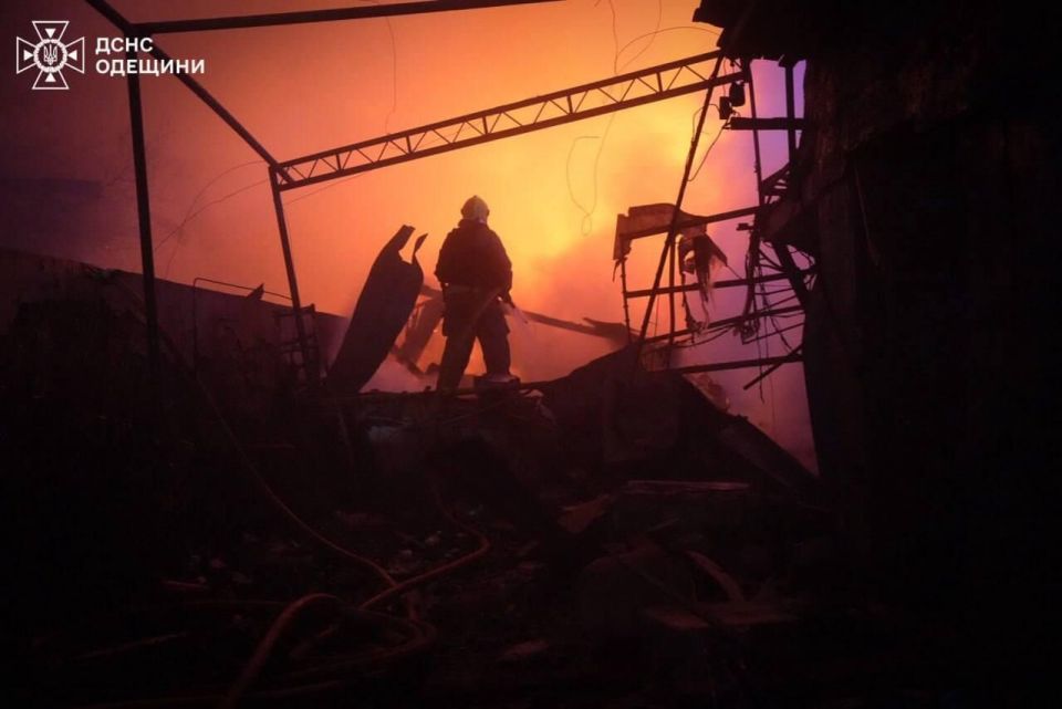 Украинские СМИ сообщили о взрывах в Херсоне