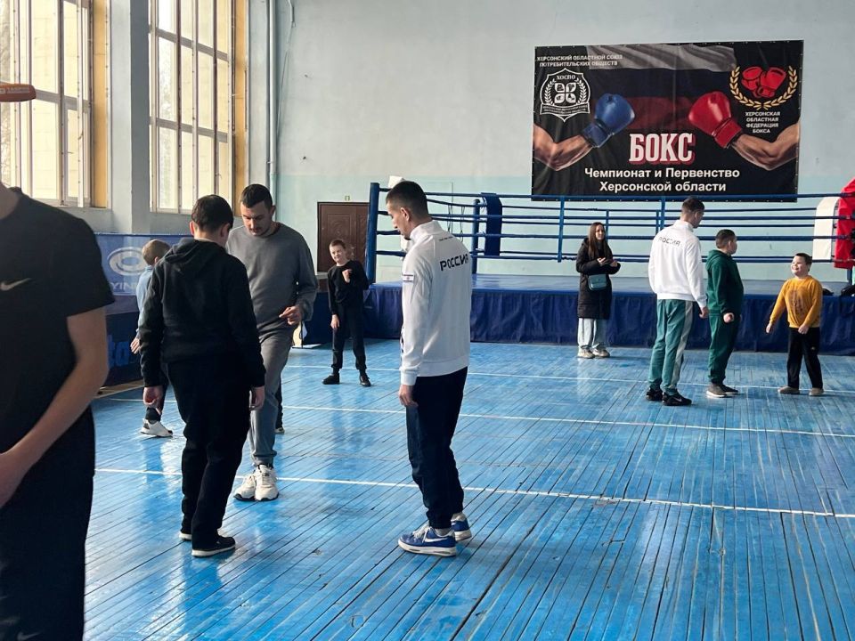 Федерация бокса Херсонской области и центр «Инваспорт» провели тренировку для детей с ограниченными возможностями здоровья