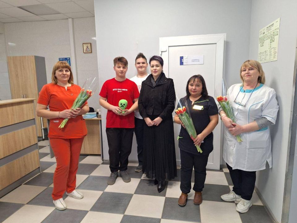 Глава Генического округа поздравила медиков с наступающим 8 Марта