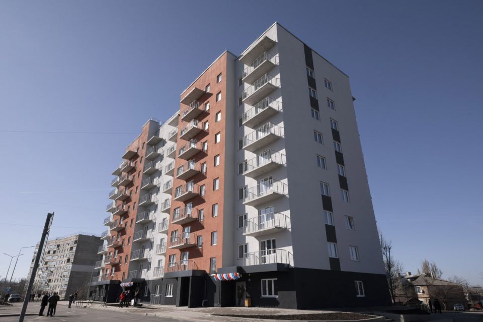 Свыше 1 000 жителей Донбасса и Новороссии переселят из аварийного жилья в новостройки 2026 году