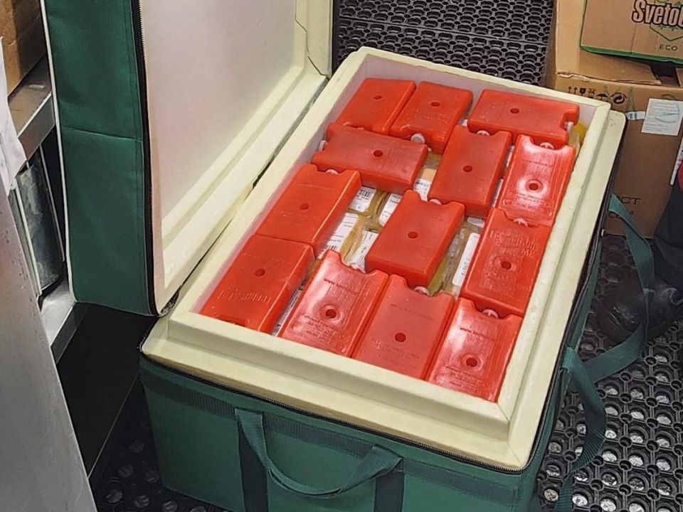 Волгоградский областной центр крови поддержал медиков Геническа