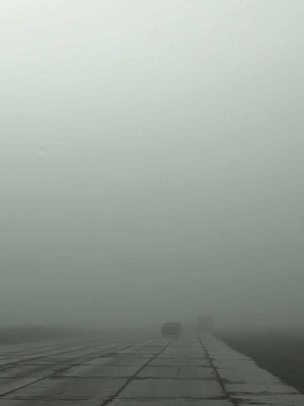 Туманное утро на Арабатской стрелке в Геническом округе