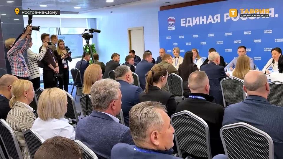 В народную программу "Единой России" включат восстановление аэропортов новых регионов, в том числе в Геническе