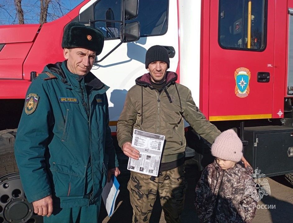 Сотрудники МЧС проводят профилактические рейды в населенных пунктах Херсонской области