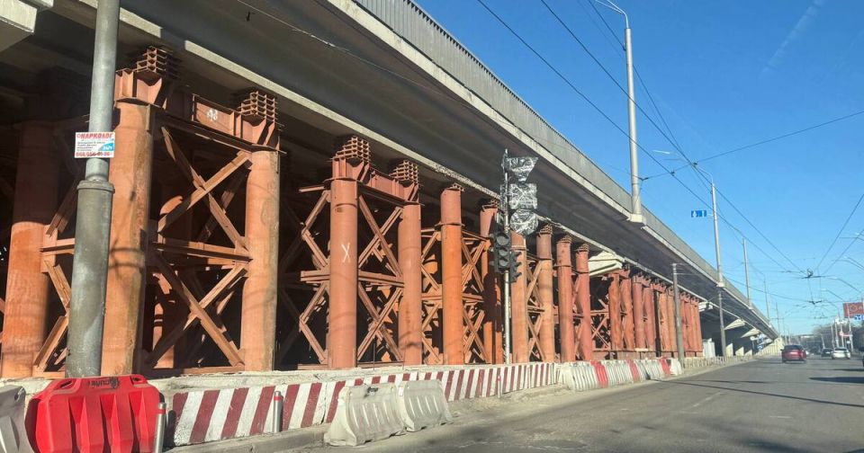 В Киеве критическая инфраструктура трещит по швам, пока шайка Зеленского осваивает бюджеты