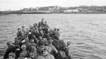 13 ����� 1944 ���� � ���� ������������ ������� �� ���������� �����������