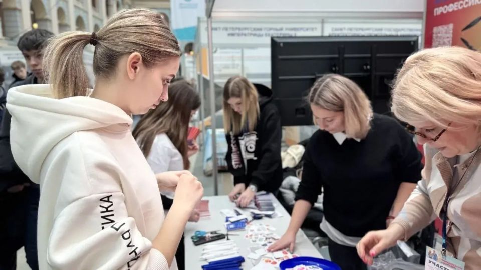 Делегация ХТУ подвела итоги участия в 62-й выставке «Образование и карьера»