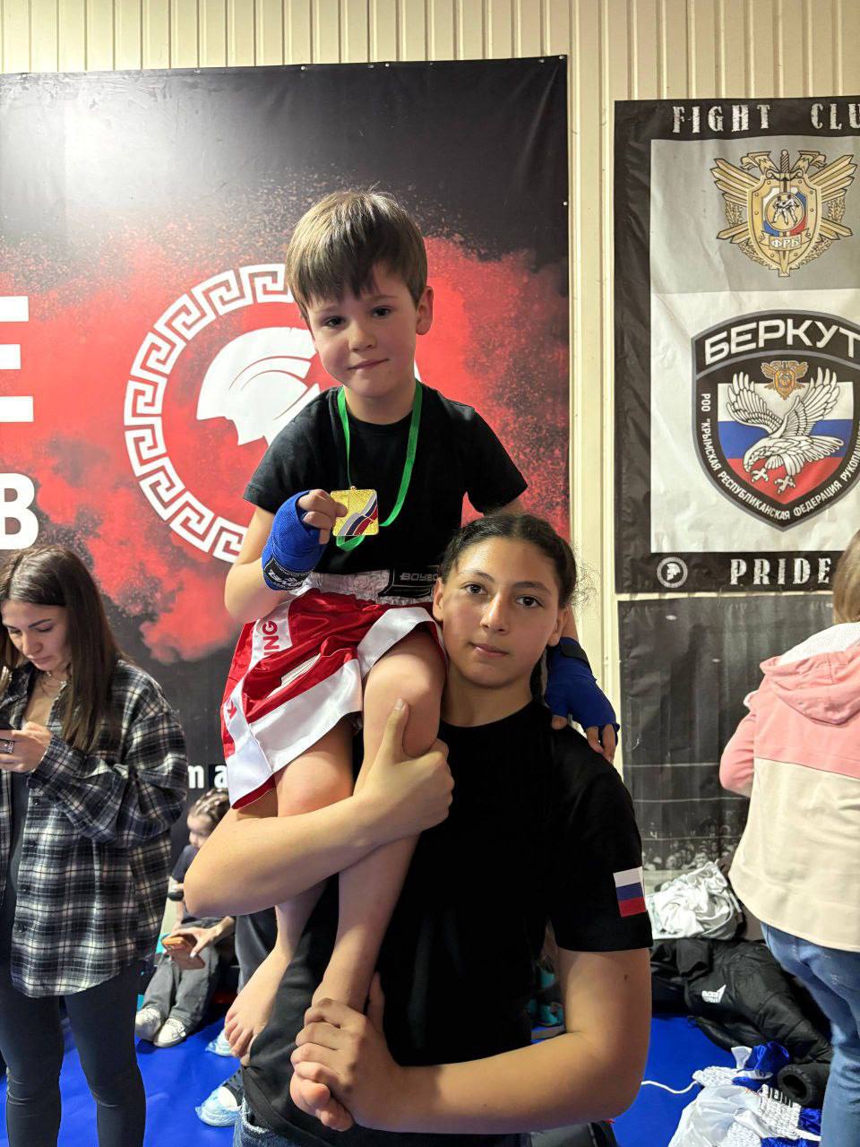 Отличные новости от СК «TOP KICK»! Мы побывали на турнире в Джанкое (Республика Крым), который организовал СК «PRIDE».Собралось много участников — была понастоящему спортивная атмосфера! И у нас отличные результаты:...