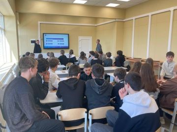 КиберКвиз в Азовской школе: безопасность в сети через игру и логику