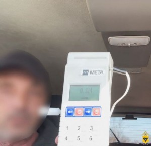 В Каланчакском округе полицейские задержали не имеющего прав водителя, повторно управлявшего автомобилем в состоянии опьянения