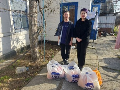 «Единая Россия» продолжает оказывать помощь подшефным семьям