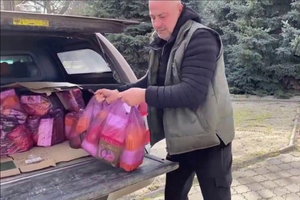 250 килограммов продуктов передали эвакуированным в Алешкинском округе