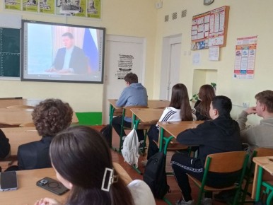 В Чернянской школе прошли «Разговоры о важном», посвящённые теме «Заводы России»