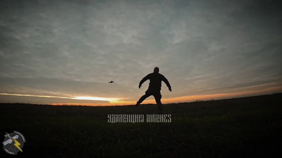 Херсонское направление. Нашим мобильным расчетом уничтожен разведовательный БПЛА "Лелека" на левом берегу Днепра