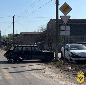 В Скадовском округе полицейские устанавливают обстоятельства ДТП с пострадавшей