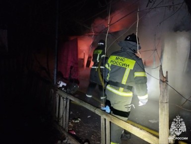 Спасатели МЧС России продолжают ликвидировать пожары в Херсонской области