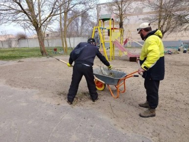 Поддержка чистоты и порядка в селе Днепряны Новокаховского округа