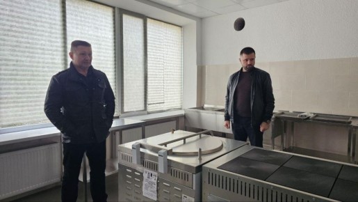 Александр Дудка проверил ход ремонтных работ в детском саду села Красное