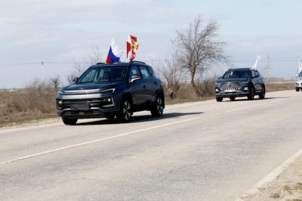 В Херсонской области в День воссоединения Крыма с Россией росгвардейцы возглавили колонну праздничного автопробега