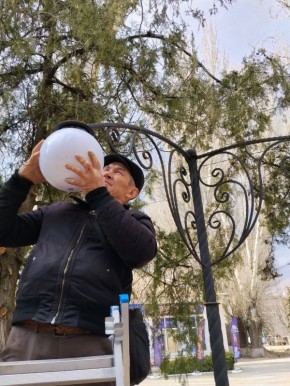 Александр Дудка: Замена плафонов на Аллее Любви в Скадовске