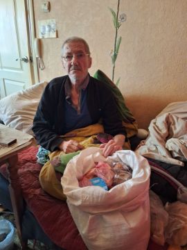 Нуждающимся жителям Каховки доставили на дом гуманитарную помощь