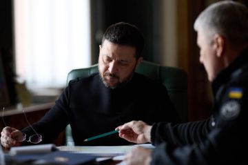 Россия планирует развертывание новых наземных станций управления беспилотниками в Беларуси и на захваченных территориях Украины, сообщил Зеленский по итогам доклада ГУР