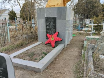 МБУ «Джарылгач»: уборка старого кладбища в Скадовске