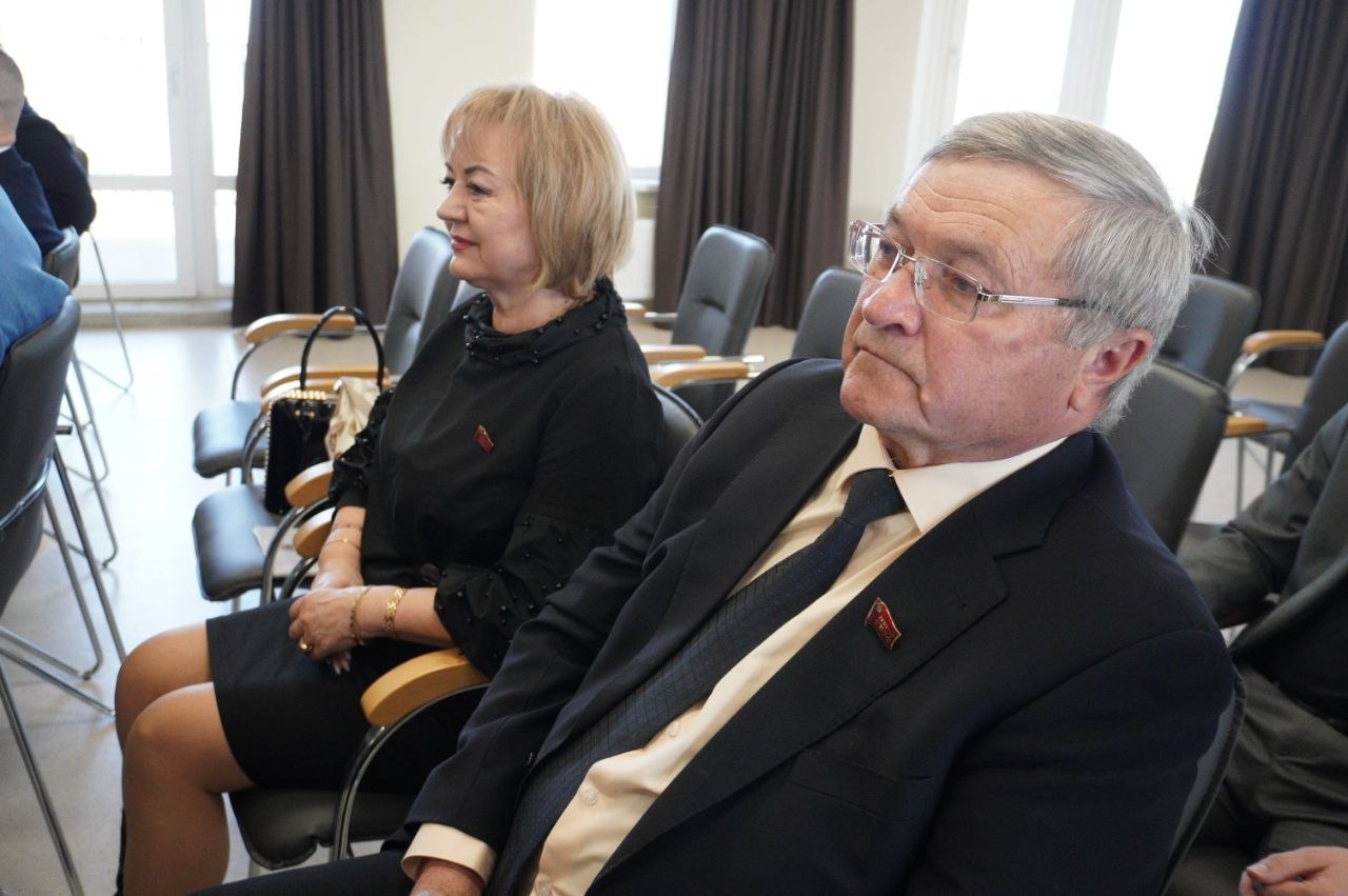 Депутаты фракции КПРФ приняли участие в 48-м заседании регионального парламента I созыва