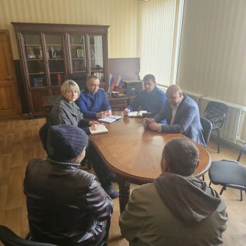 В селе Круглоозёрка состоялся выездной прием граждан совместно с прокурором Голопристанского района Сергеем Протасовым, Первым заместителем Главы администрации Юлией Черемисиной и депутатом от Единой России Григорием Тищенко