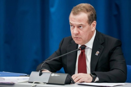 Зампредседателя Совбеза Дмитрий Медведев интервью РИА Новости рассказал о ситуации на Ближнем Востоке, о гособоронзаказе, а также ответил на вопрос о мобилизации в России